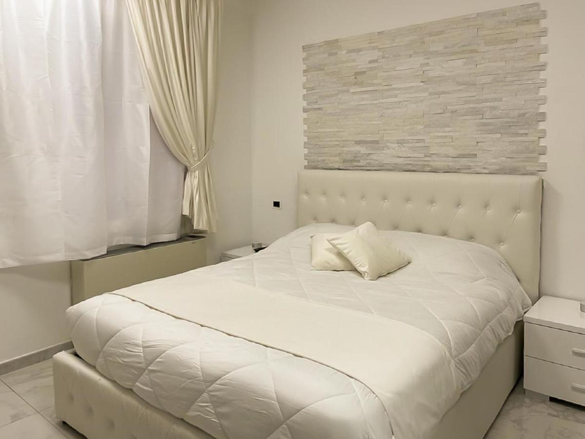 Royal Central Room Bologna Bagian luar foto
